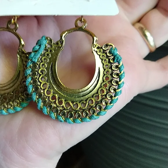 Free With Any Earrings Purchase/Boho Earrings - Picture 8 of 9